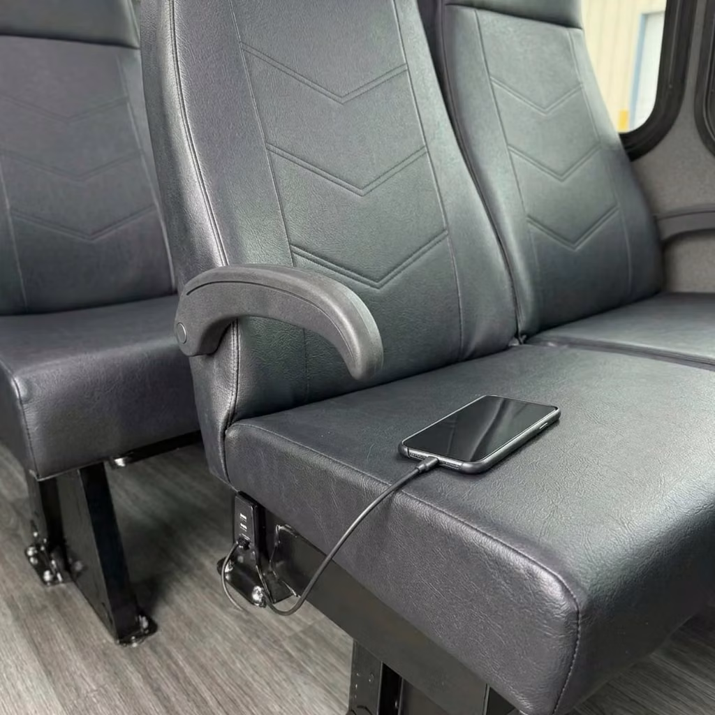gadsden 15 passenger minibus usb charging