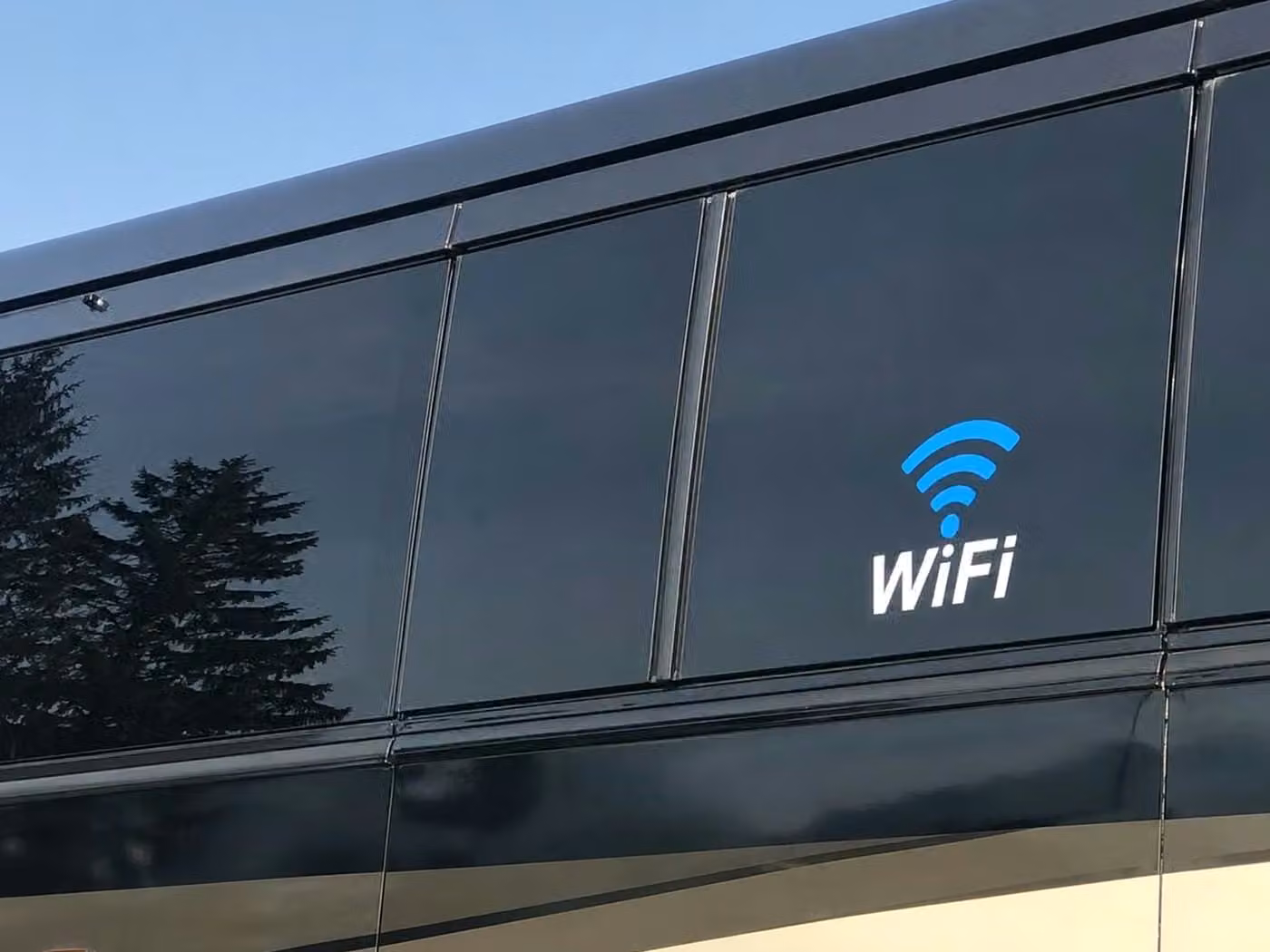 gadsden 15 passenger minibus wifi