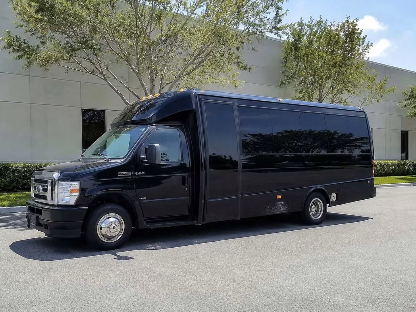 gadsden 18 passenger minibus rental