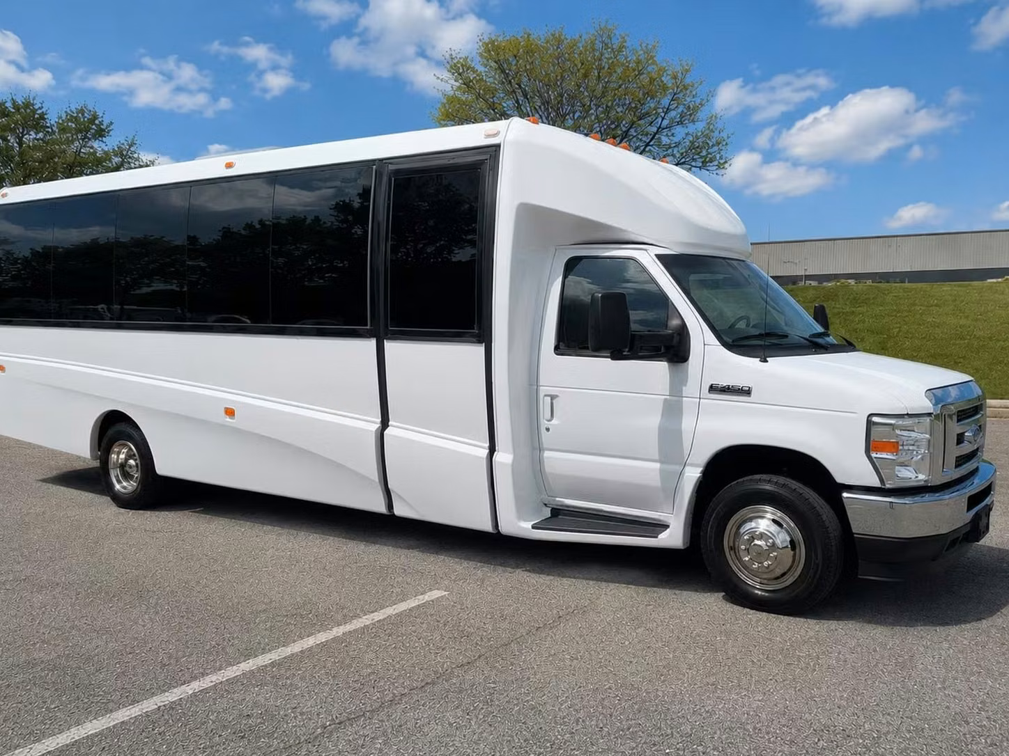 gadsden 20 passenger minibus rental