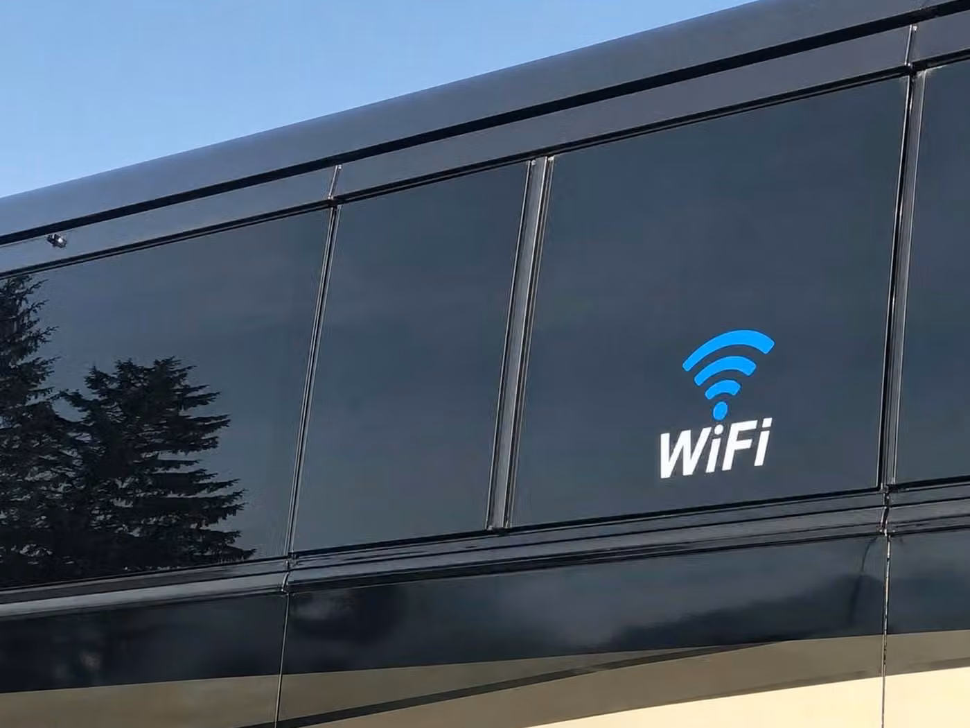gadsden 20 passenger minibus wifi