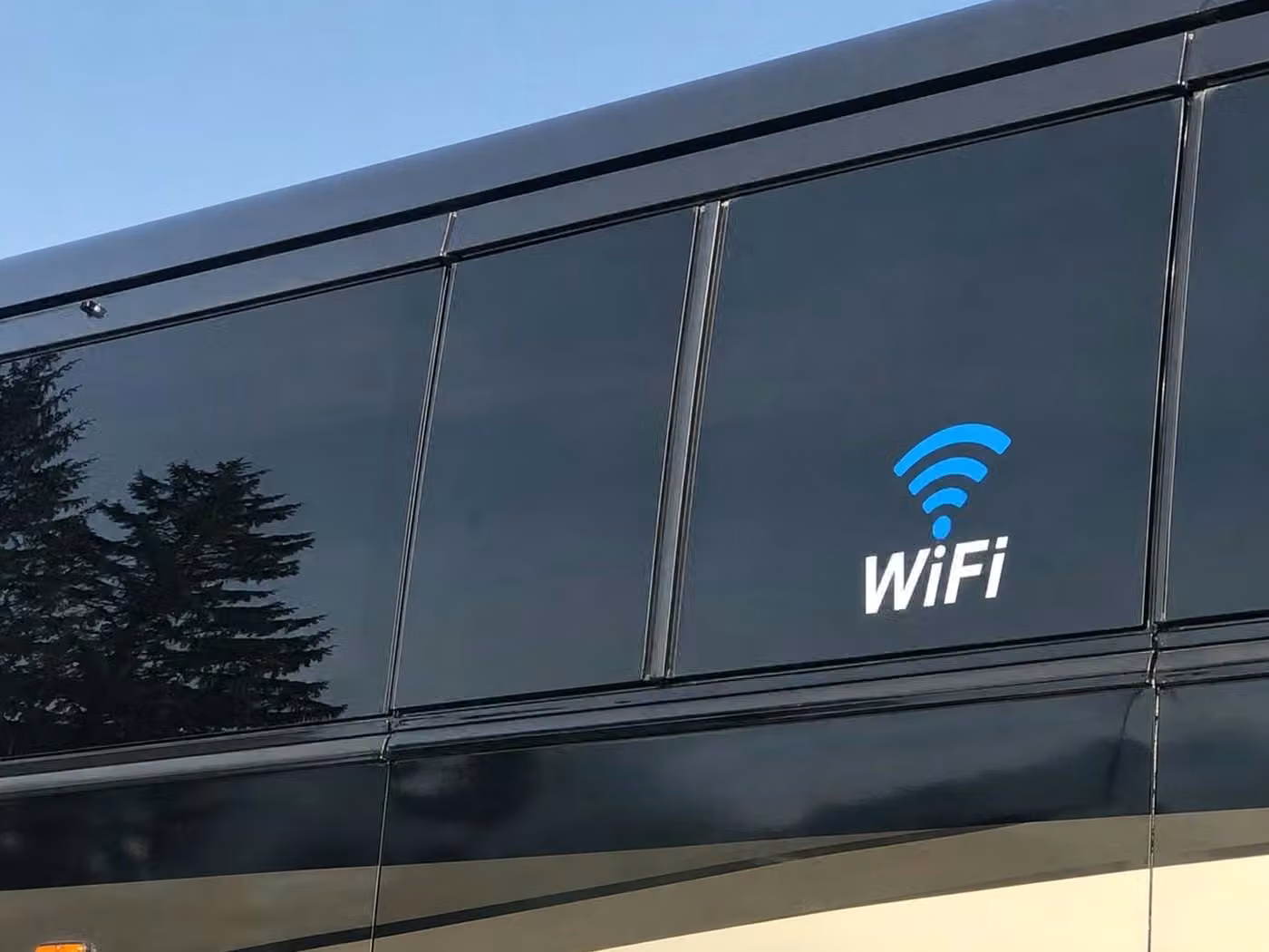 gadsden 25 passenger minibus wifi