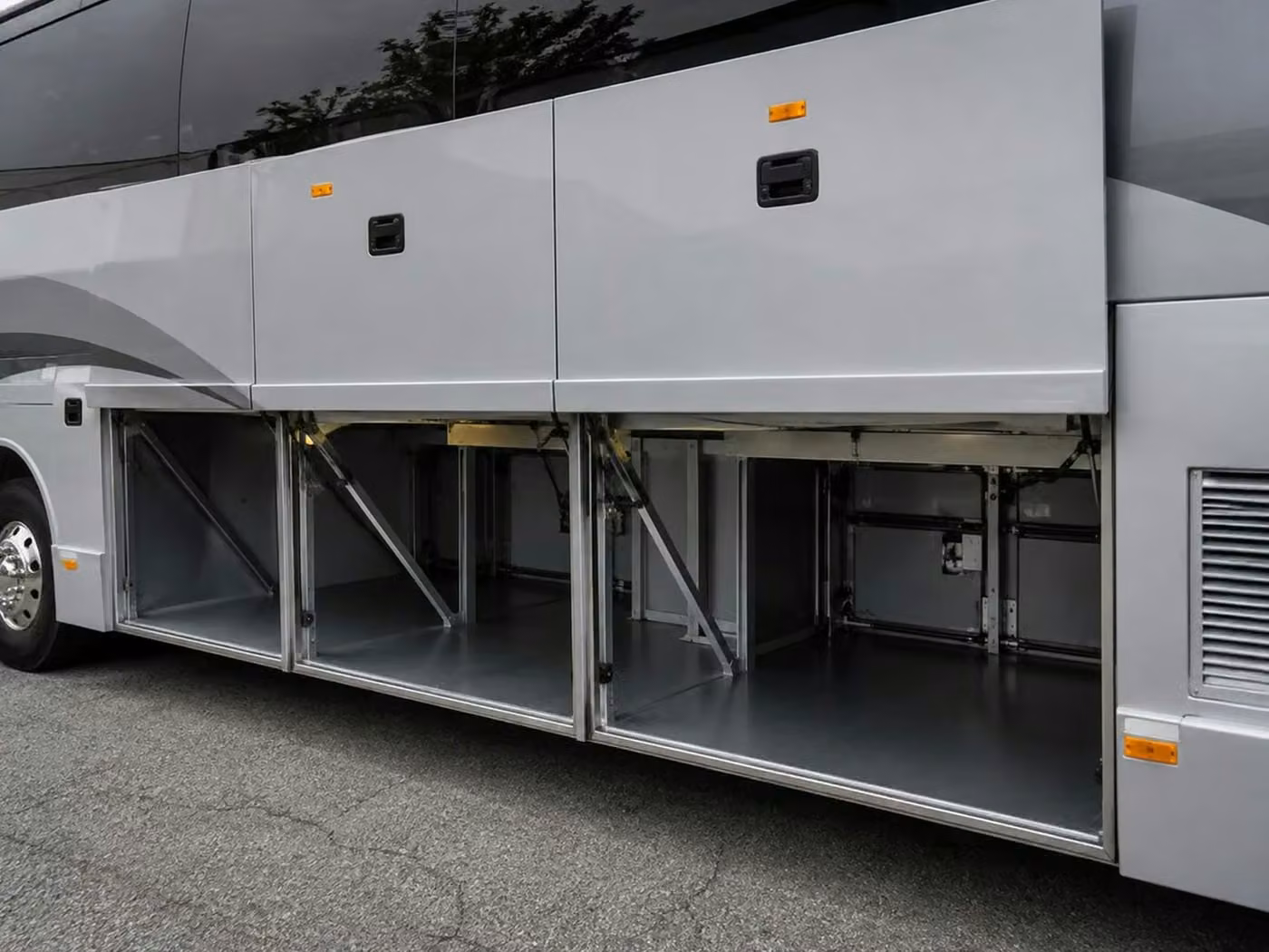 gadsden 56 passenger charter bus luggage bays