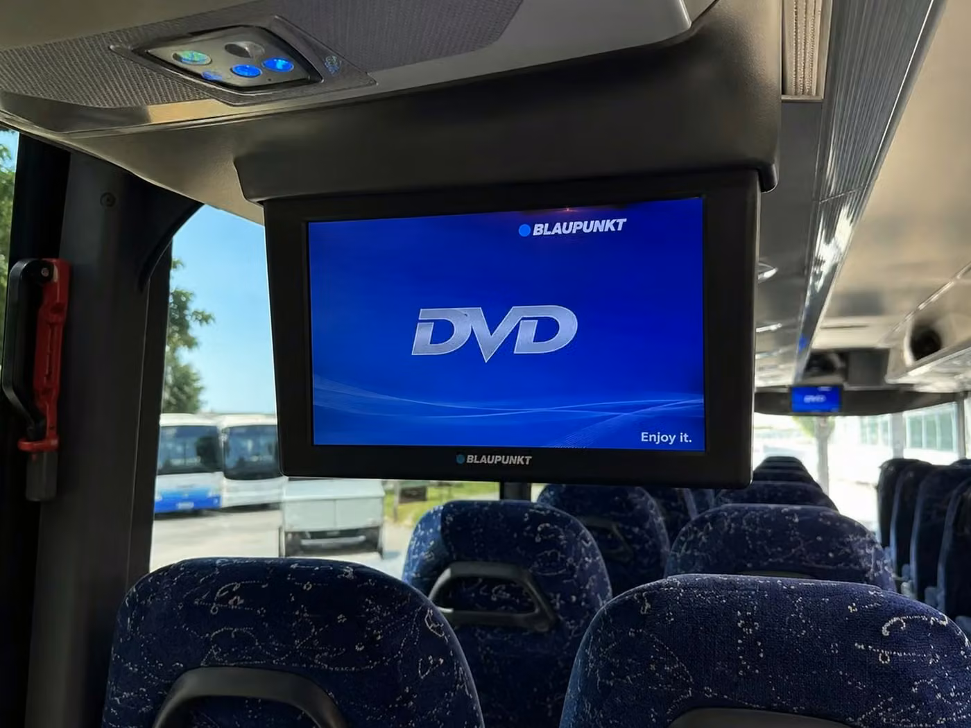 gadsden 56 passenger charter bus tvs